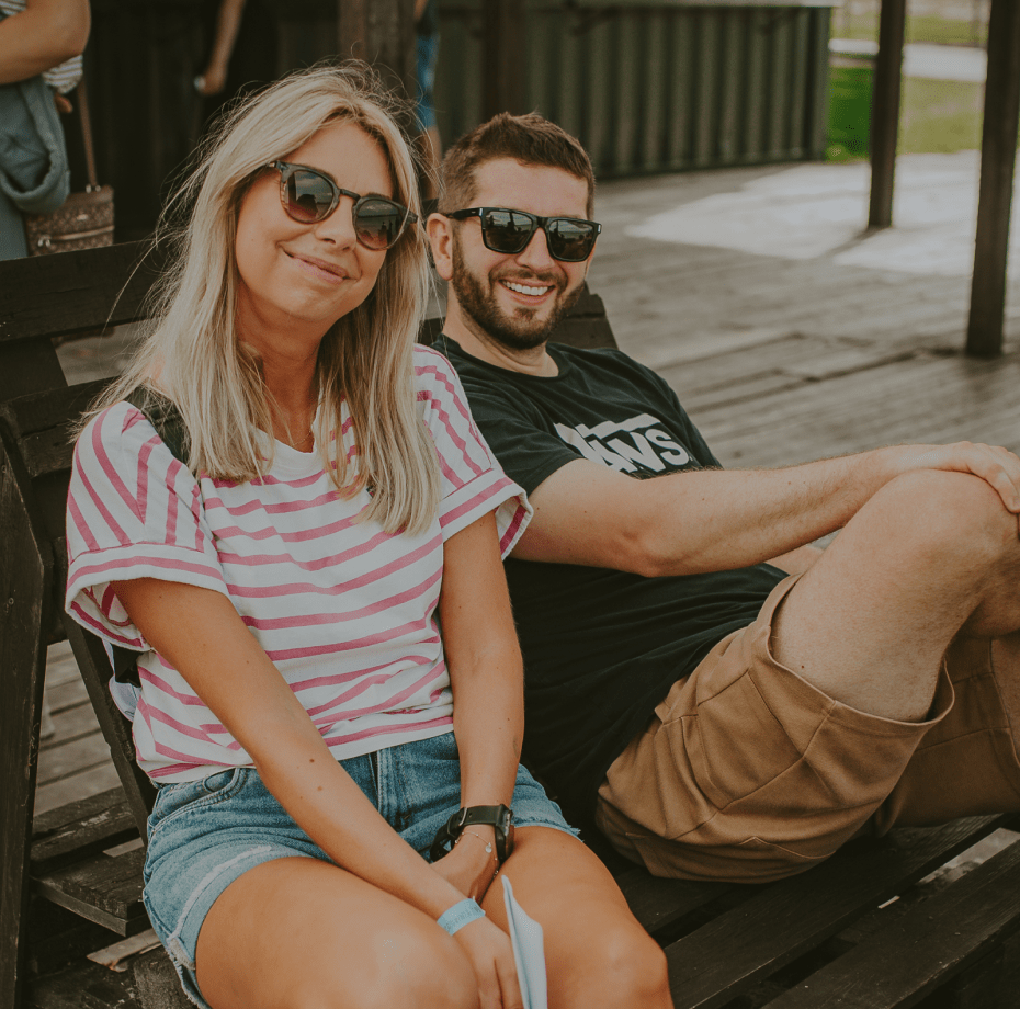 Two people working at Apptension sitting together leisurely during an integration event